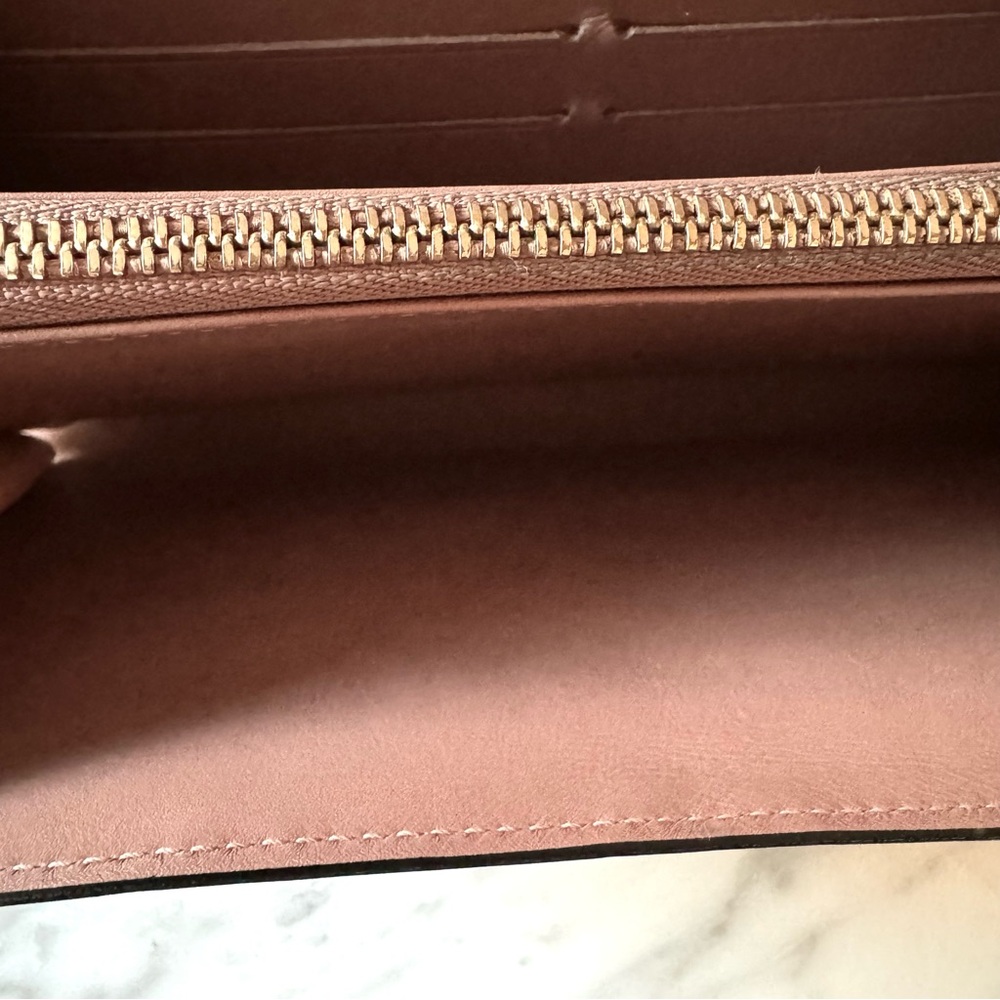 💕 LOUIS VUITTON Authentic Neutral Pale Pink Patent Leather Wallet. - Picture 7 of 12
